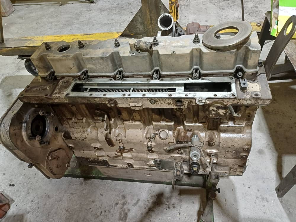 تعمیر موتور بیل مکانیکی هیوندای 320